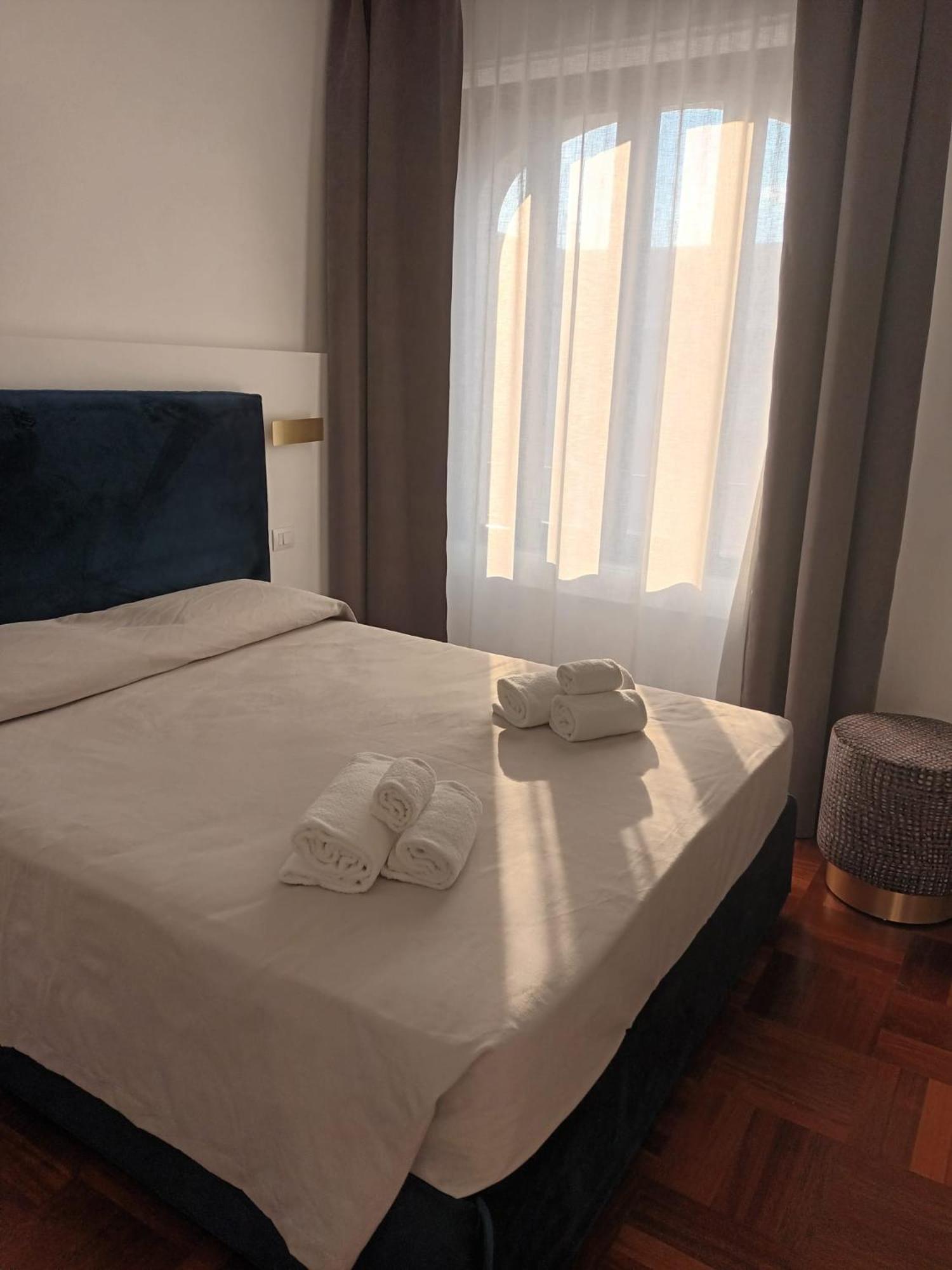 B&Bari, Via Crollalanza, Le Case Di Aurelia Guesthouse 外观 照片